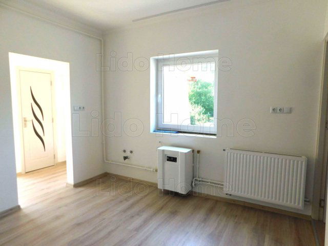 Eladó családi ház, Dombóváron 32.999 M Ft, 8 szobás