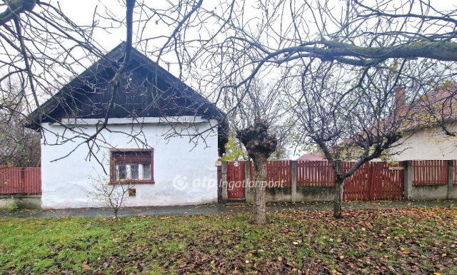 Eladó családi ház, Karcagon 10.49 M Ft, 2 szobás