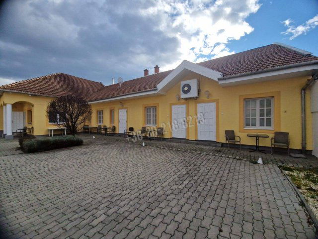 Eladó családi ház, Egerben 129 M Ft, 6 szobás