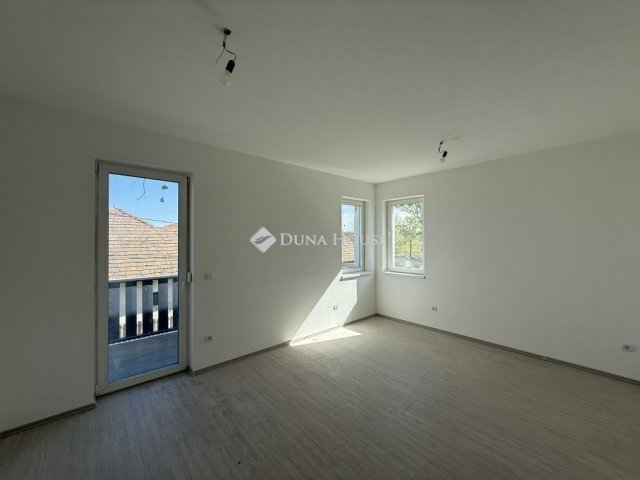 Eladó ikerház, Budapesten, XVIII. kerületben 130 M Ft, 3 szobás