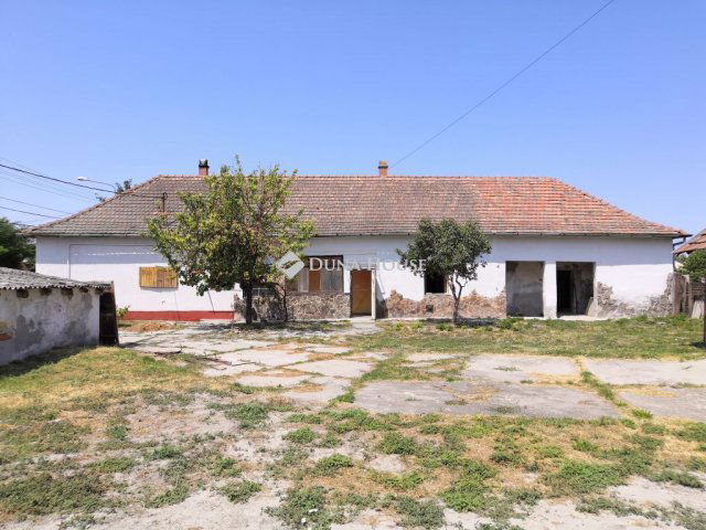 Eladó családi ház, Szabadszálláson 28 M Ft, 3+1 szobás