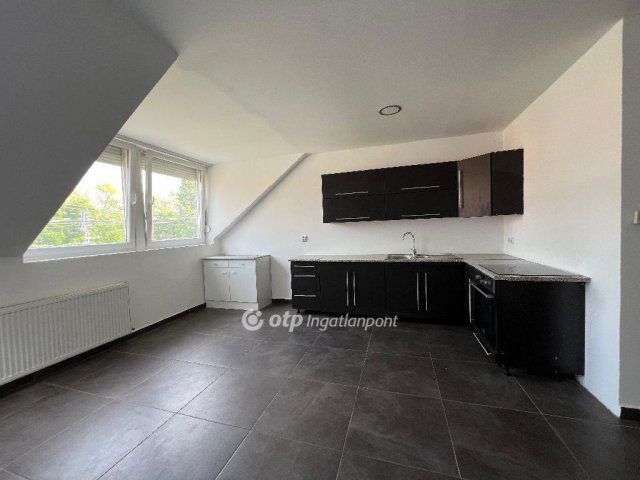 Eladó családi ház, Budapesten, III. kerületben 139.9 M Ft