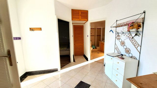 Eladó családi ház, Véménden 24.9 M Ft, 3+3 szobás