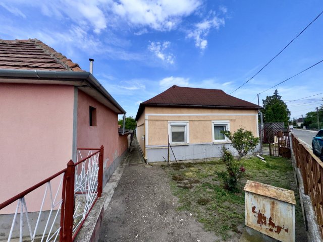 Eladó családi ház, Székesfehérvárott 39.9 M Ft, 3 szobás