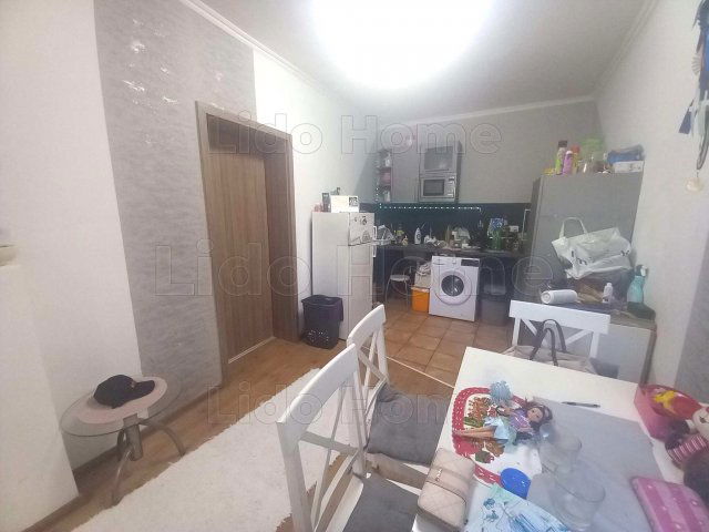 Eladó családi ház, Kajárpécen 28.9 M Ft, 5 szobás
