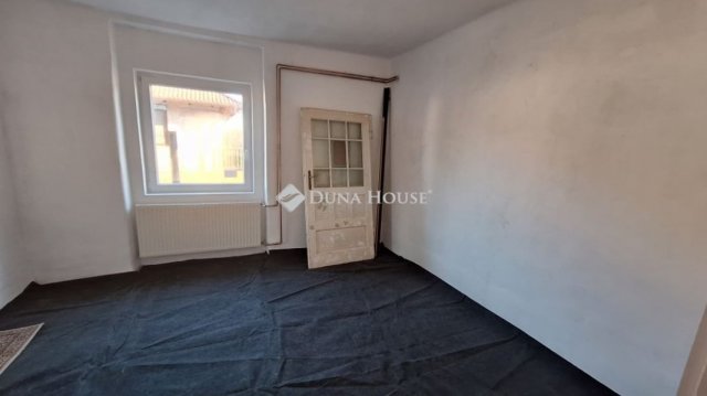 Eladó családi ház, Sárbogárdon 38.1 M Ft, 4 szobás