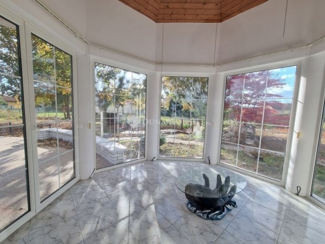 Eladó családi ház, Kápolnásnyéken 199 M Ft, 6 szobás