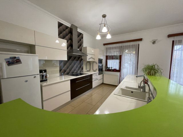 Eladó családi ház, Debrecenben 165 M Ft, 4 szobás