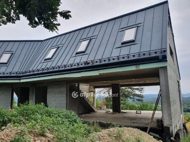 Eladó ikerház, Szentendrén 359 M Ft, 5 szobás