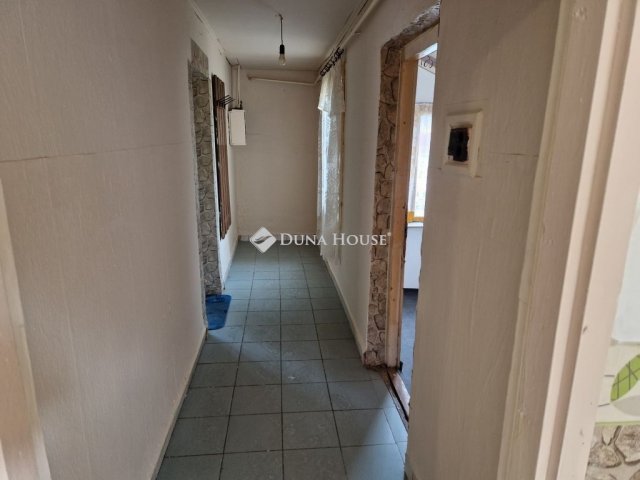Eladó családi ház, Tóalmáson 26.9 M Ft, 3 szobás