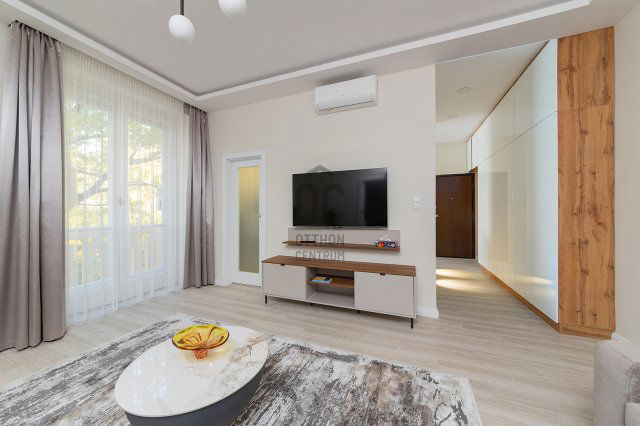 Kiadó téglalakás, albérlet, Budapesten, V. kerületben, 2 szobás