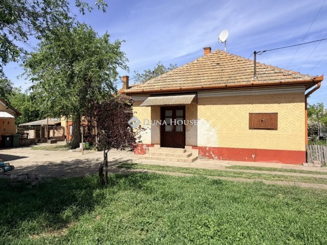 Eladó családi ház, Abonyban 38.9 M Ft, 2 szobás