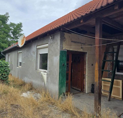 Eladó családi ház, Dunaharasztin 49.99 M Ft, 4 szobás