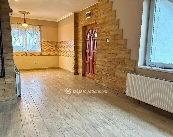 Eladó mezogazdasagi ingatlan, Dánszentmiklóson 124 M Ft