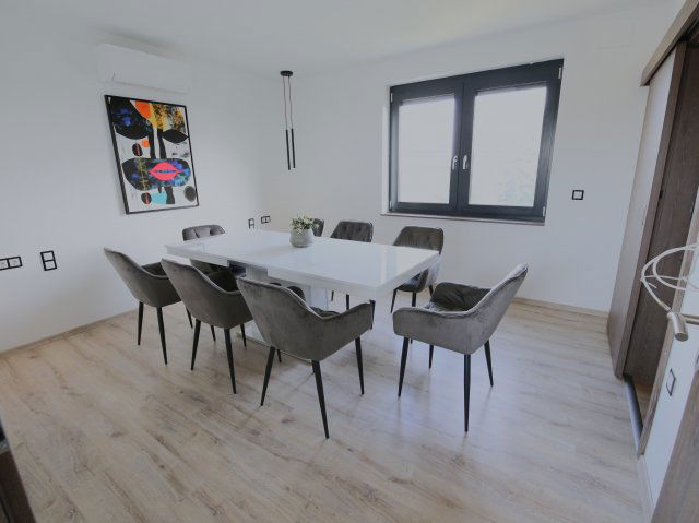 Eladó családi ház, Balatonalmádiban 249.99 M Ft, 6 szobás