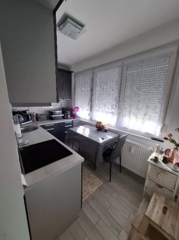 Eladó téglalakás, Debrecenben, Komlóssy úton 59.9 M Ft