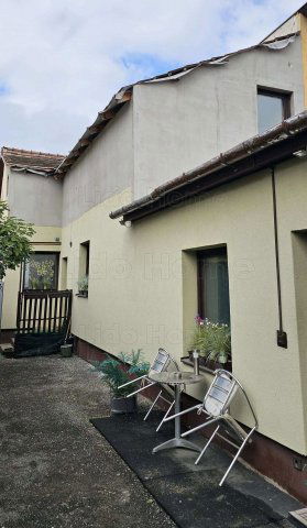 Eladó családi ház, Székesfehérvárott 77.5 M Ft, 6 szobás