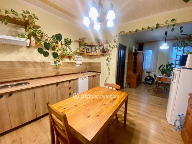 Eladó családi ház, Jászberényben 79.9 M Ft, 2 szobás