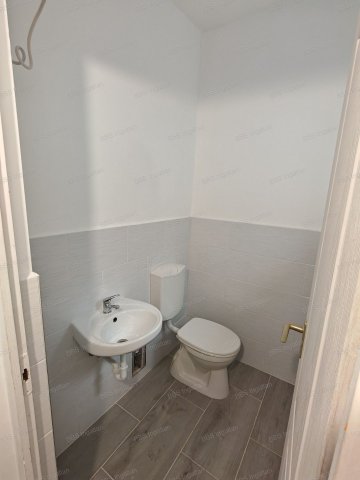 Kiadó üzlethelyiség, Veszprémben 250 E Ft / hó
