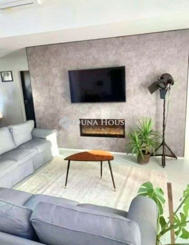 Eladó családi ház, Nagytarcsán 95.5 M Ft, 6 szobás