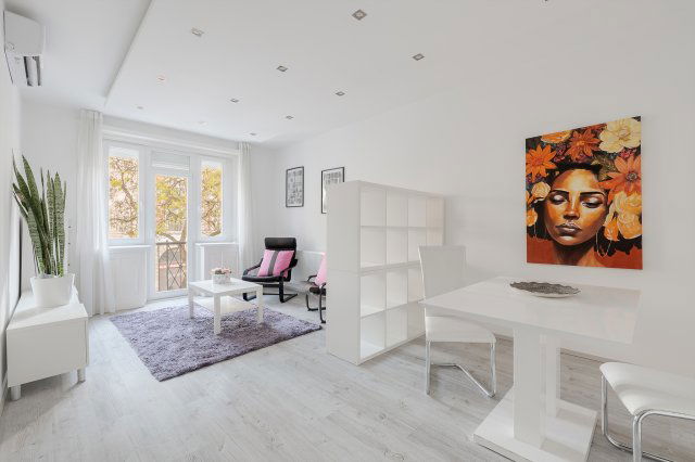 Eladó téglalakás, Budapesten, VII. kerületben 89.9 M Ft