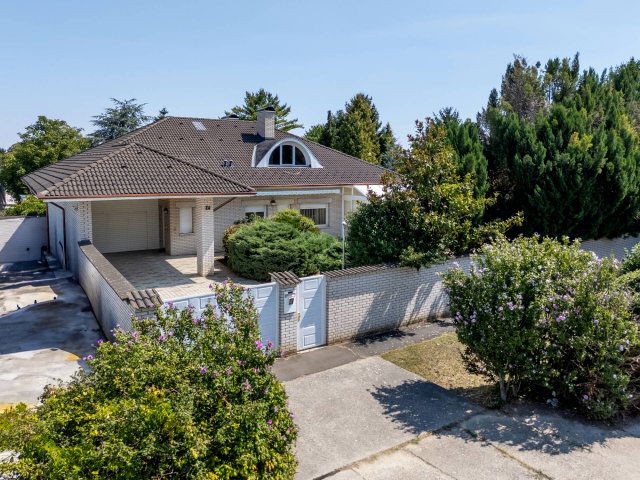 Eladó családi ház, Kaposváron 347 M Ft, 5 szobás