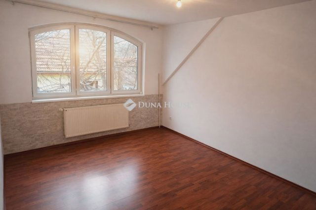 Eladó téglalakás, Debrecenben 65 M Ft, 2 szobás