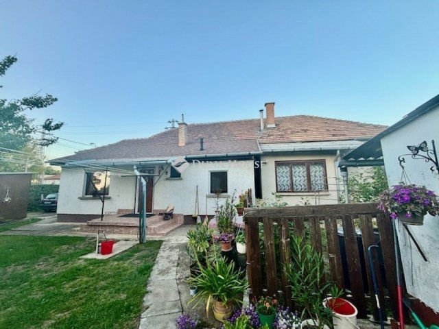 Eladó ikerház, Budapesten, XVIII. kerületben 115 M Ft, 2+1 szobás