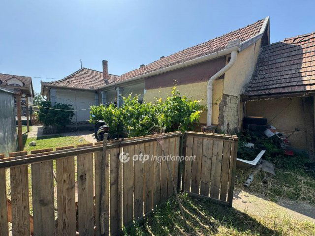 Eladó családi ház, Pusztamonostoron 26 M Ft, 2 szobás