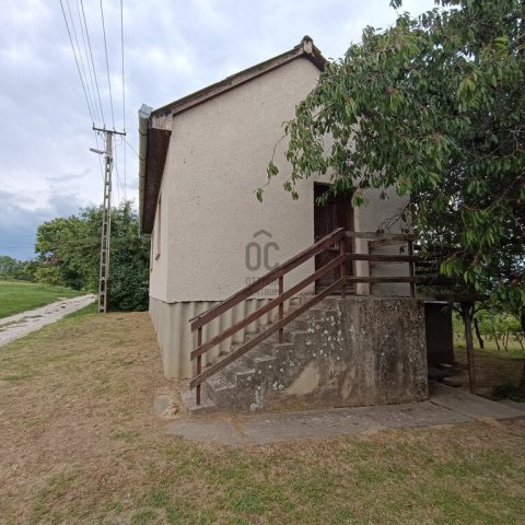 Eladó nyaraló, Zalakaroson 32 M Ft, 2 szobás