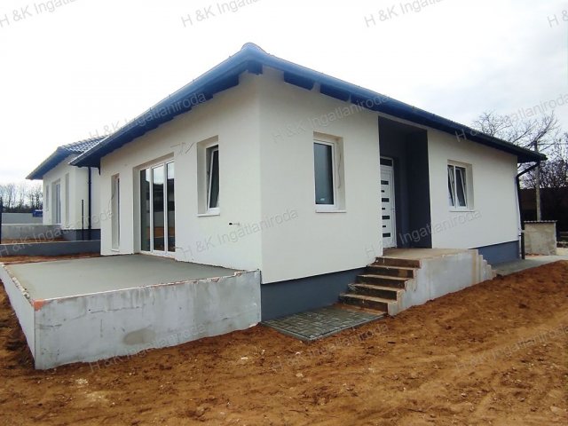 Eladó családi ház, Őrbottyánban 97.5 M Ft, 4 szobás