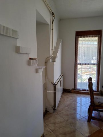 Eladó családi ház, Lőrinciben 25 M Ft, 3+1 szobás