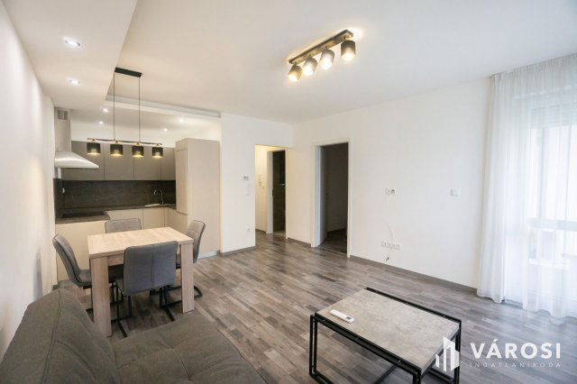 Kiadó téglalakás, albérlet, Győrött 200 E Ft / hó, 2 szobás