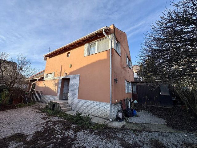 Eladó családi ház, Pomázon 99.9 M Ft, 5 szobás