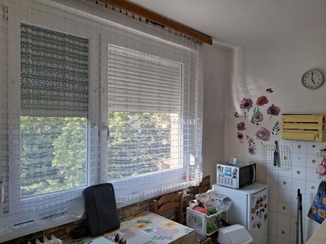 Eladó panellakás, Mosonmagyaróváron 36.9 M Ft, 2 szobás