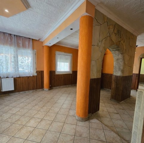 Eladó családi ház, Kunszentmiklóson 44.9 M Ft, 4 szobás