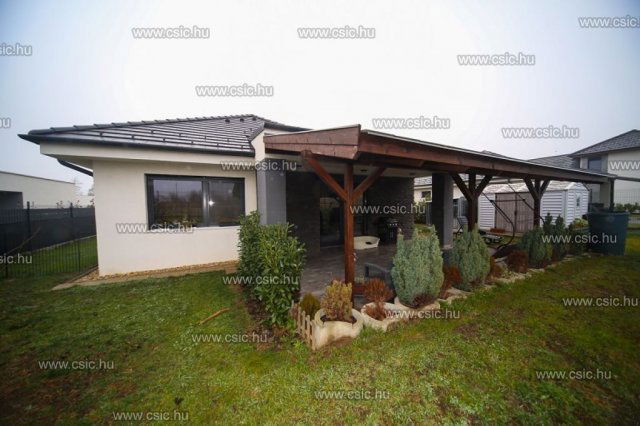 Eladó családi ház, Mogyoródon 169.9 M Ft, 4 szobás