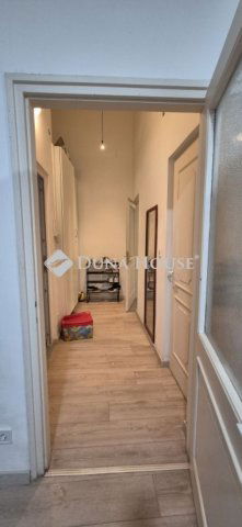 Eladó téglalakás, Budapesten, VI. kerületben 66.9 M Ft, 3 szobás