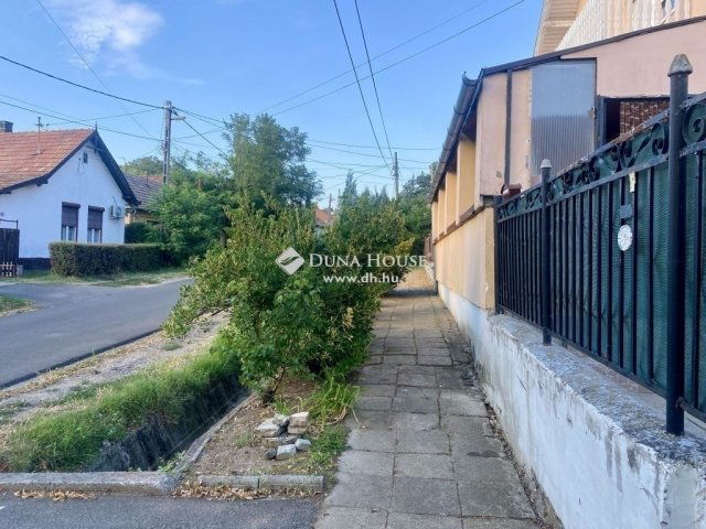 Eladó családi ház, Gödöllőn 139.99 M Ft, 5+1 szobás