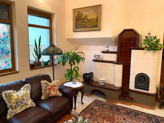 Eladó családi ház, Ikrényen 153.9 M Ft, 6 szobás