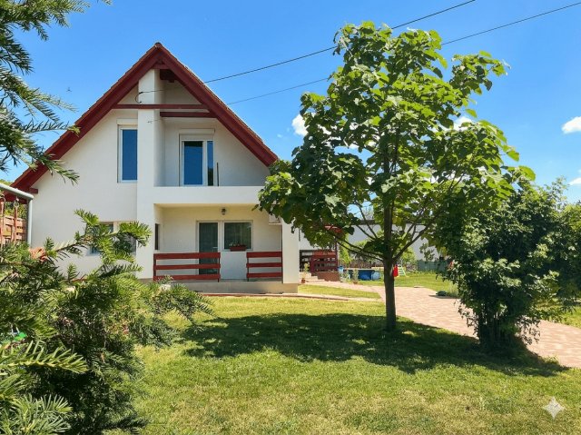 Eladó családi ház, Balatonfőkajáron 95 M Ft, 3 szobás
