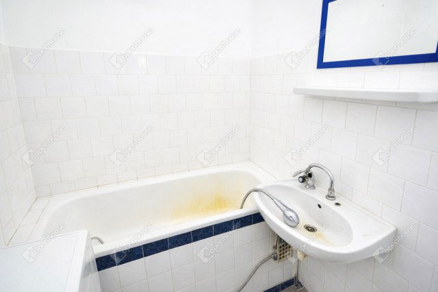 Eladó panellakás, Szegeden 48.4 M Ft, 3 szobás