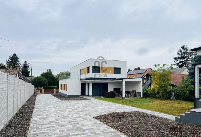 Eladó téglalakás, Balatonszárszón 130 M Ft, 5 szobás