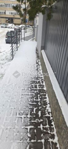 Eladó téglalakás, Vácon 99.9 M Ft, 3 szobás