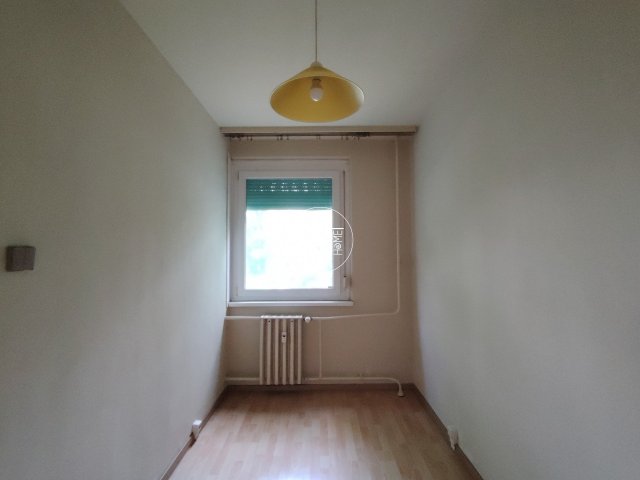 Kiadó panellakás, albérlet, Szegeden, Becsei utcában, 1+1 szobás