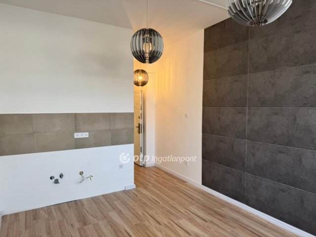 Eladó téglalakás, Budapesten, XXI. kerületben 32.9 M Ft
