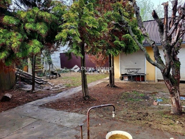 Eladó családi ház, Szegeden 69 M Ft, 2 szobás