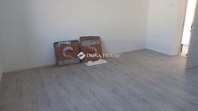 Eladó családi ház, Ercsiben 49 M Ft, 3 szobás