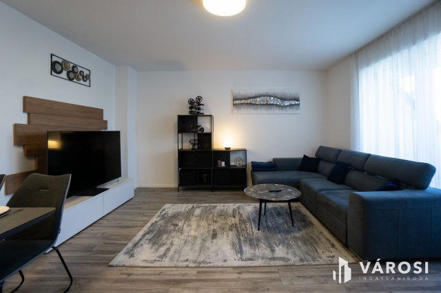 Eladó téglalakás, Győrött 94.9 M Ft, 3 szobás