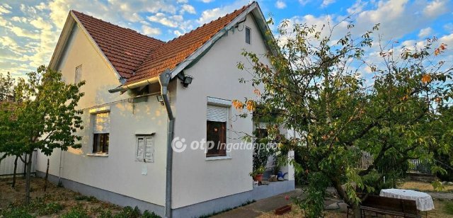 Eladó családi ház, Létavértesen 44.999 M Ft, 2 szobás